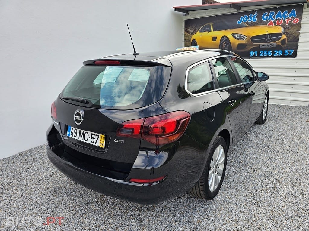 Opel Astra Caravan 1.7 CDTi Cosmo Plus