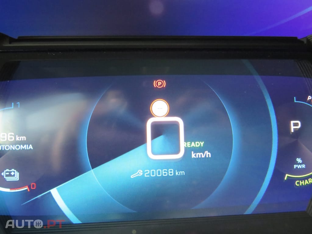 Peugeot E-2008 Allure Pack 100