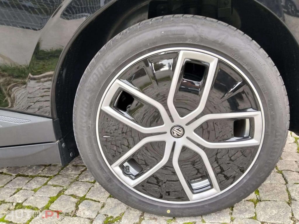 MG MG4 64 kWh Luxury