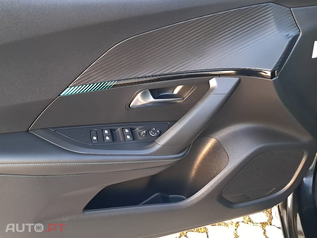 Peugeot 2008 1.2 PureTech Allure Pack