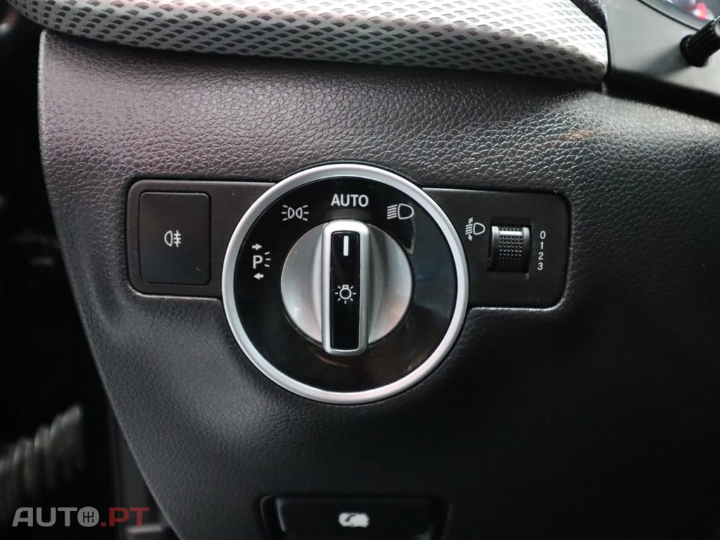Mercedes-Benz B 180 CDi Urban — fotografia 16