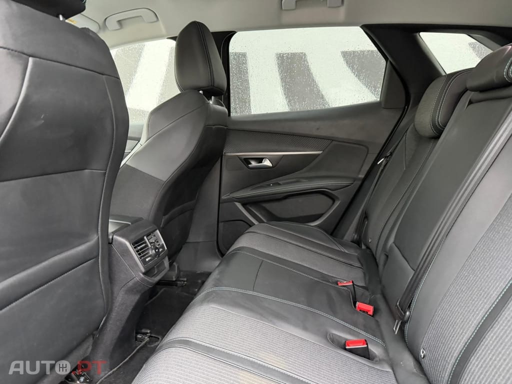 Peugeot 3008 1.6 Hybrid Allure e-EAT8