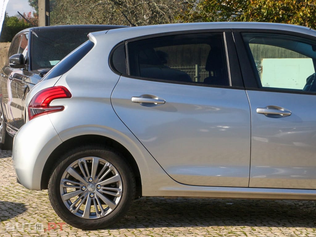 Peugeot 208 1.6 BlueHDi Style