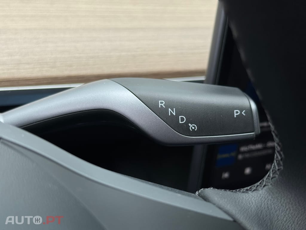 Tesla Model Y Long-Range RWD