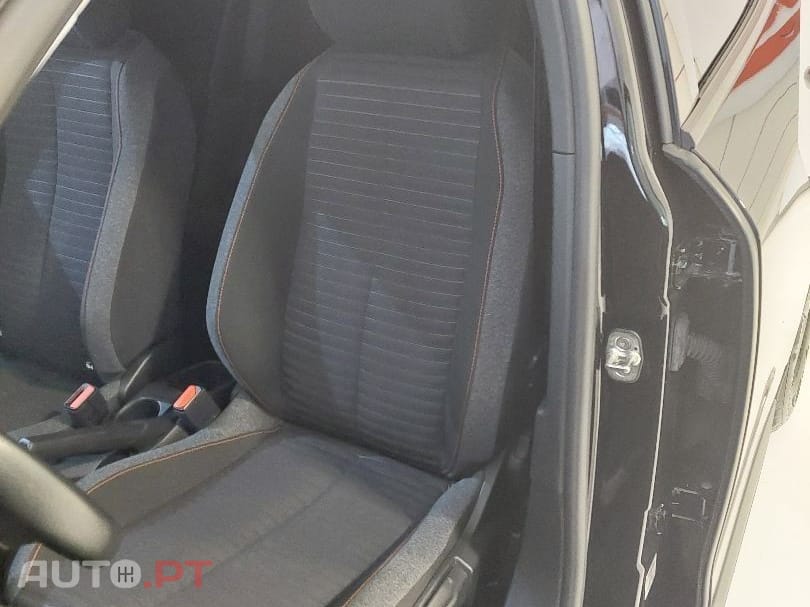 Peugeot 2008 PureTech 130 Active Pack
