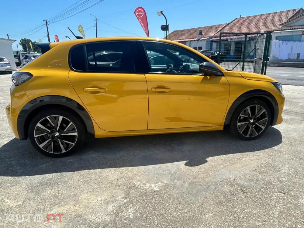 Peugeot 208 1.2 PureTech GT EAT8
