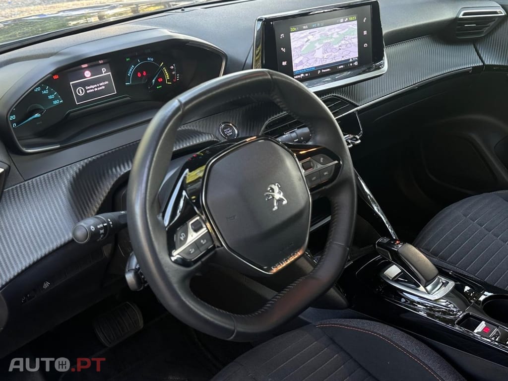 Peugeot E-2008 50 kWh Active Pack