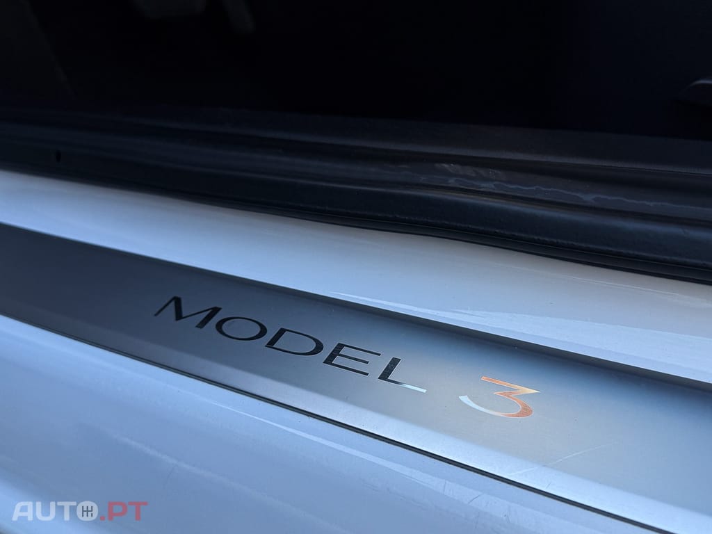 Tesla Model 3 Long-Range Dual Motor AWD