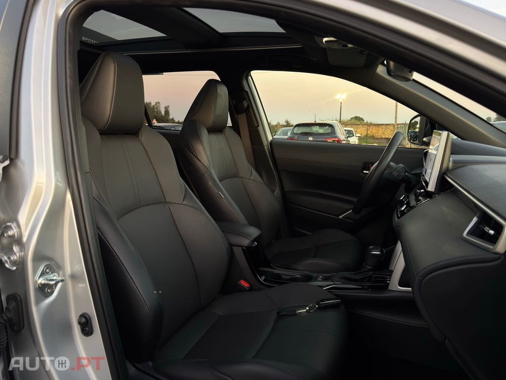 Toyota Corolla Cross 2.0 Hybrid Luxury