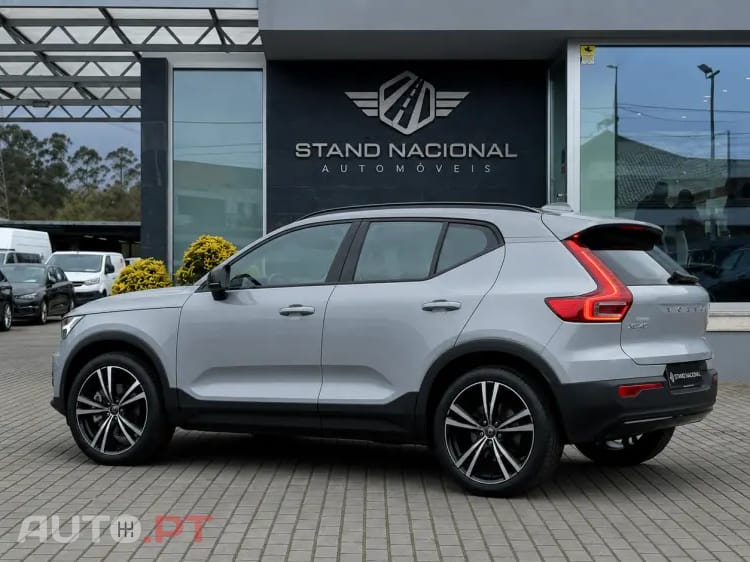 Volvo XC40 1.5 T2 Plus Dark Auto
