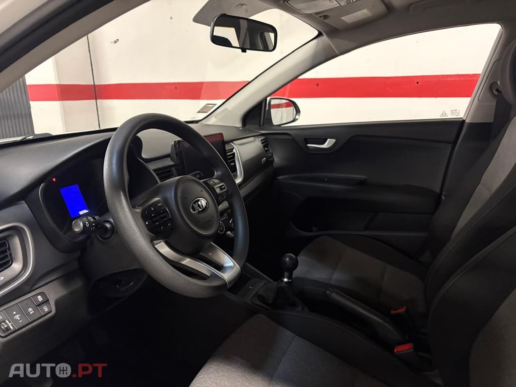 Kia Stonic 1.2 by FILA