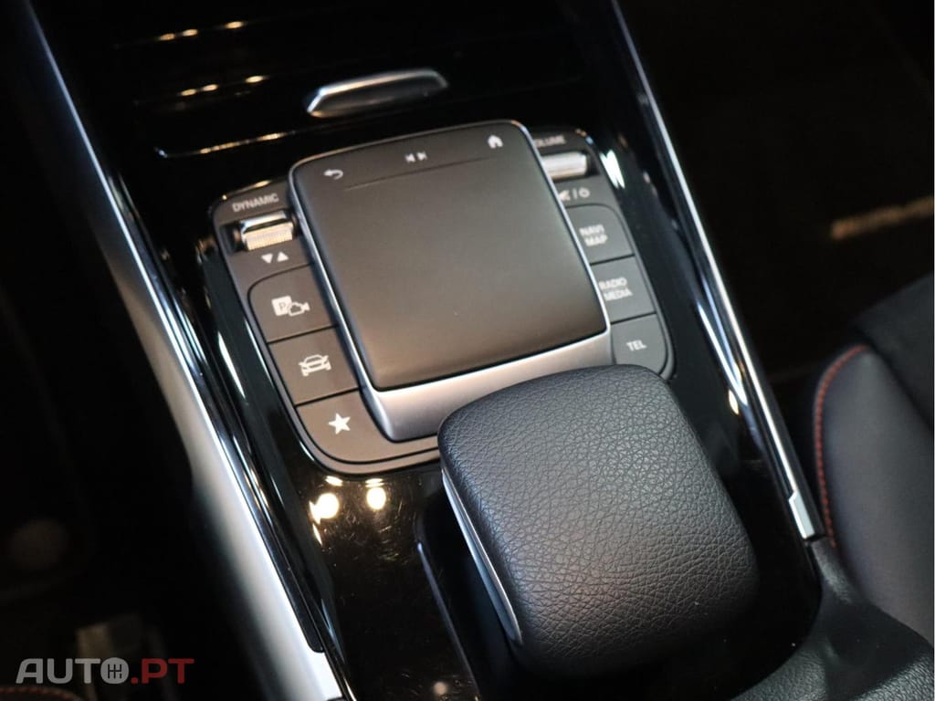 Mercedes-Benz GLB 180 180 d AMG Line