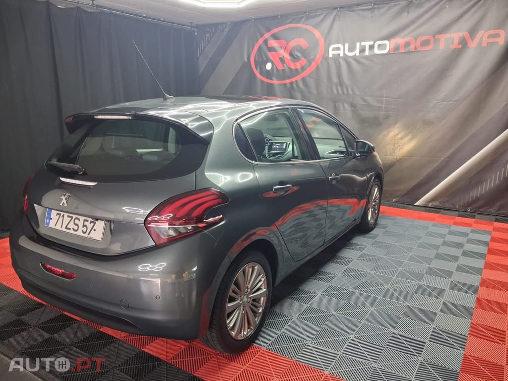 Peugeot 208 1.6 BlueHDi Style