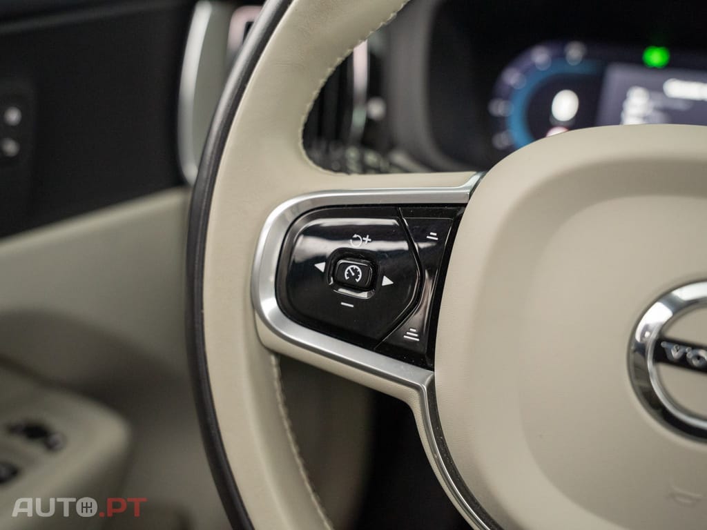 Volvo XC60 2.0 T6 PHEV Inscription Expression AWD