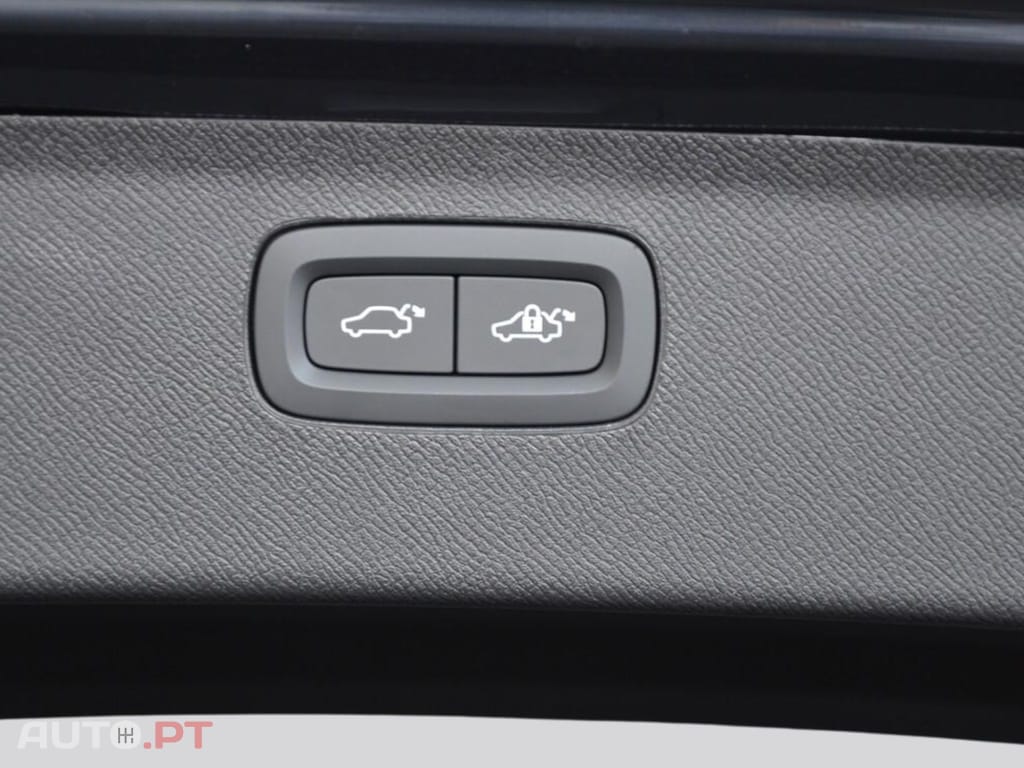 Volvo XC90 T8 Plus AWD I.V.A DEDUTIVEL 