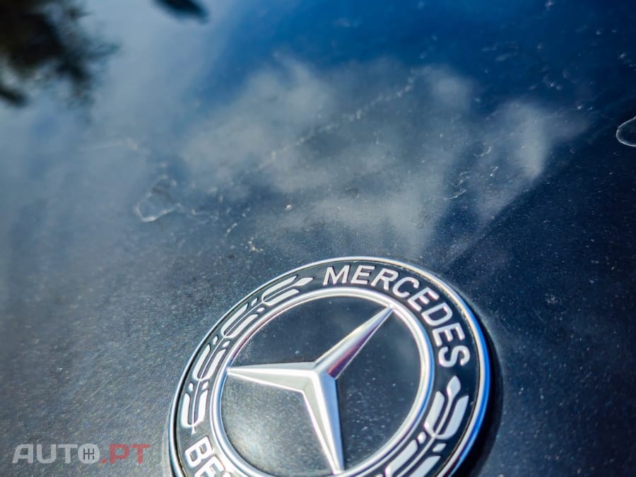 Mercedes-Benz E 220 Coupé E 220 4MATIC