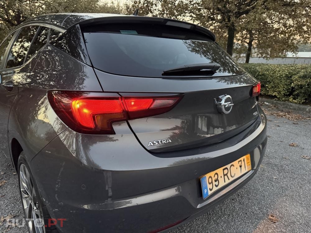 Opel Astra 1.6 CDTi Cosmo S/S J18