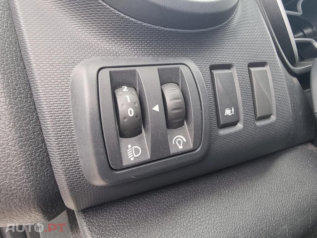 Renault Trafic 2.0 dCi L1H1 - IVA Dedutível