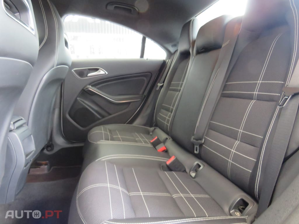 Mercedes-Benz CLA 180 180 D