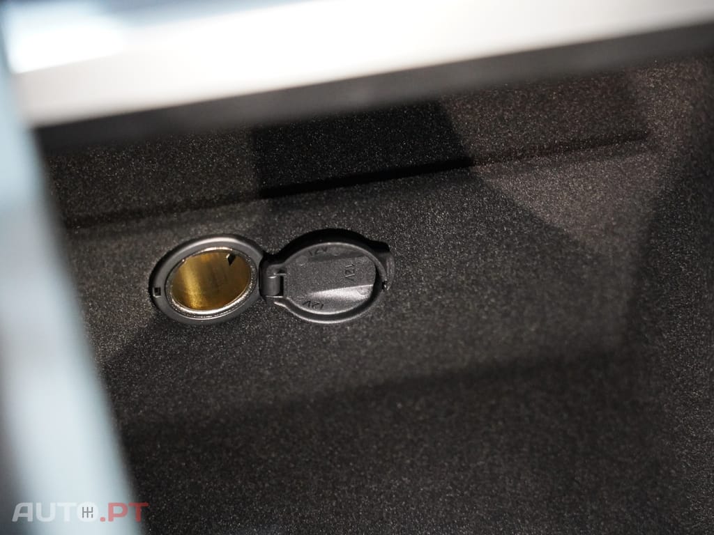 Tesla Model 3 Tração Traseira