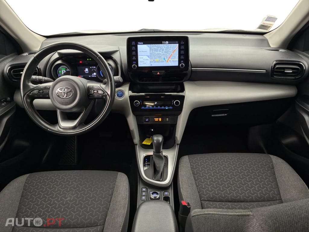 Toyota Yaris Cross 1.5 HDF Dynamic Business + beyond Zero Academy