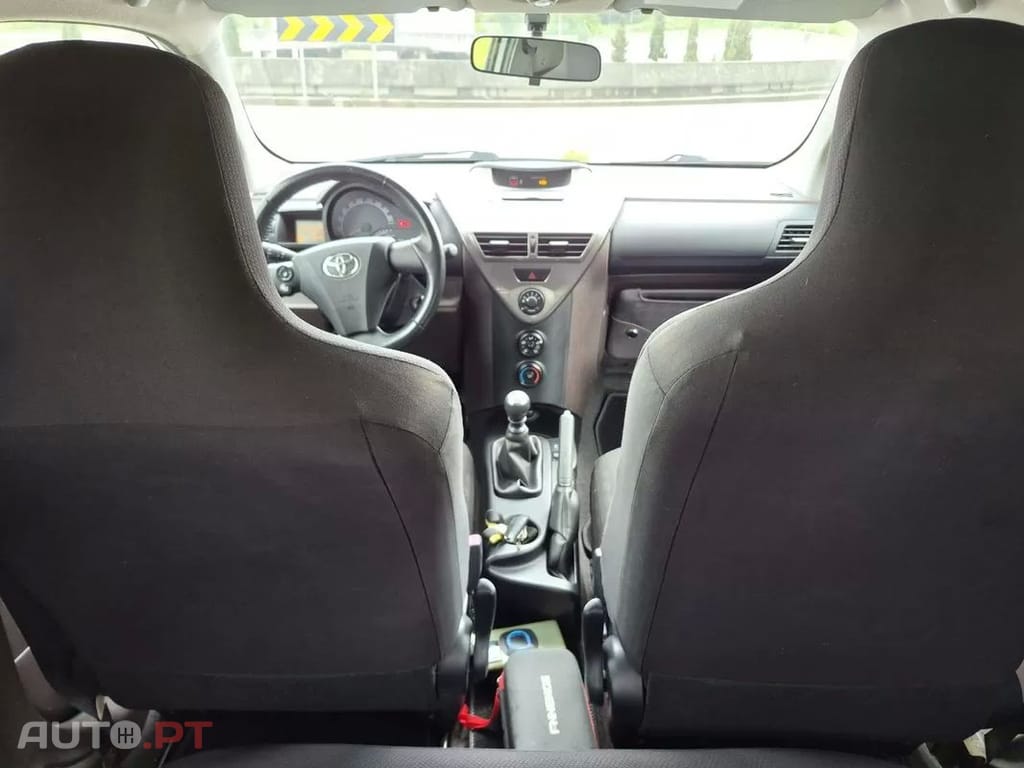 Toyota iQ 1.0 VVT-i Essential+AC