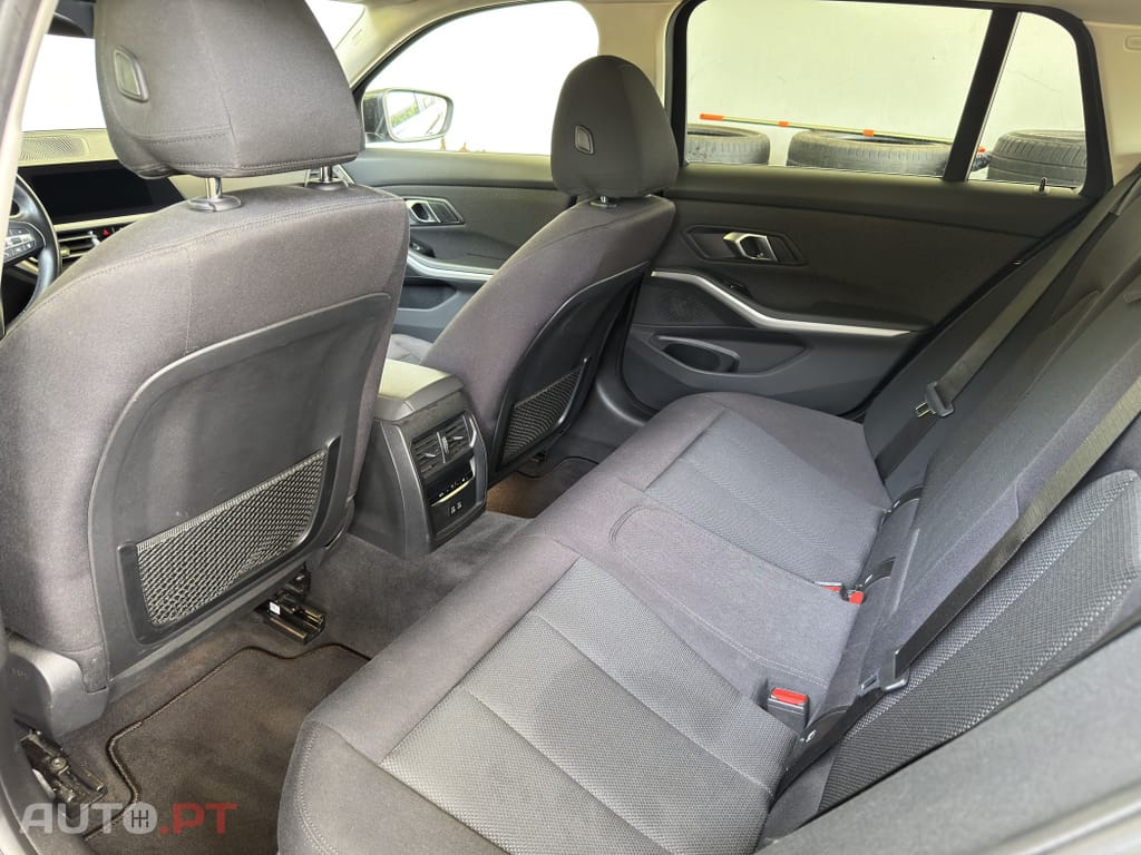 BMW 330 e Touring Corporate Edition Auto