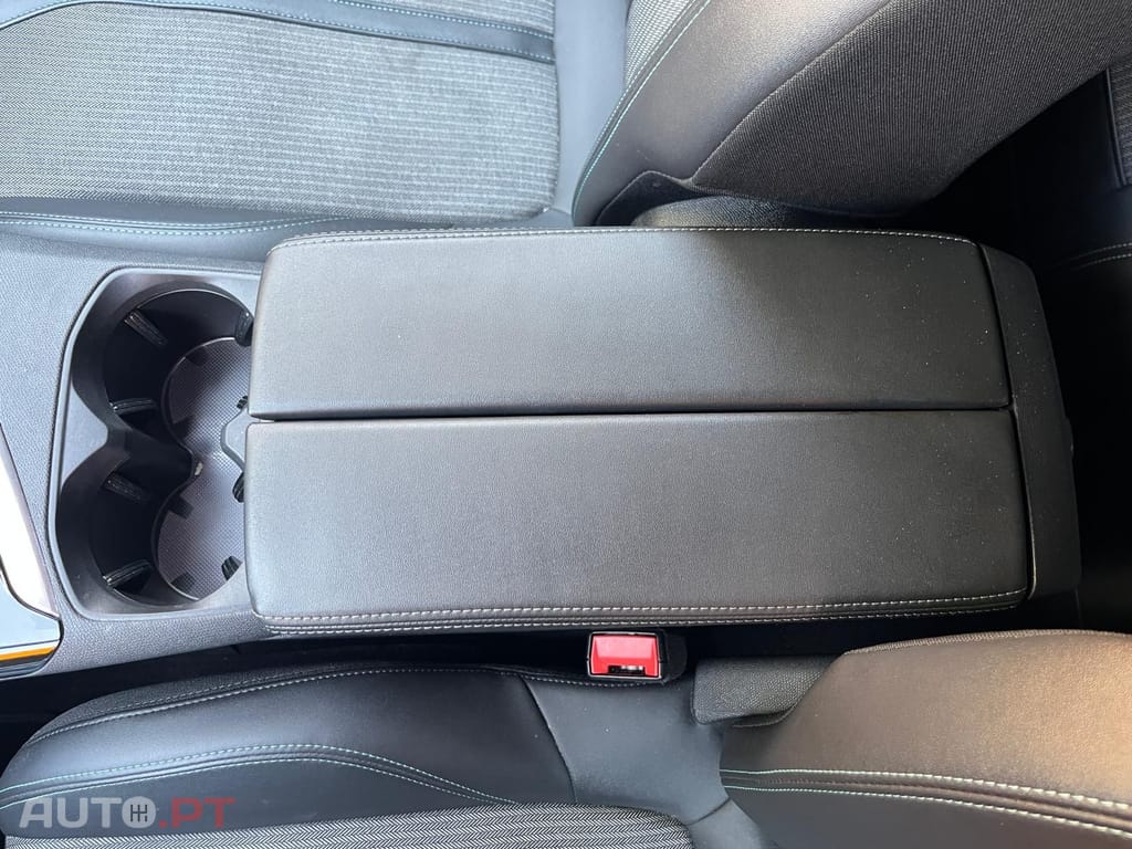 Peugeot 3008 I.V.A DEDUTÍVEL 1.6 ALLURE PACK HYBRID