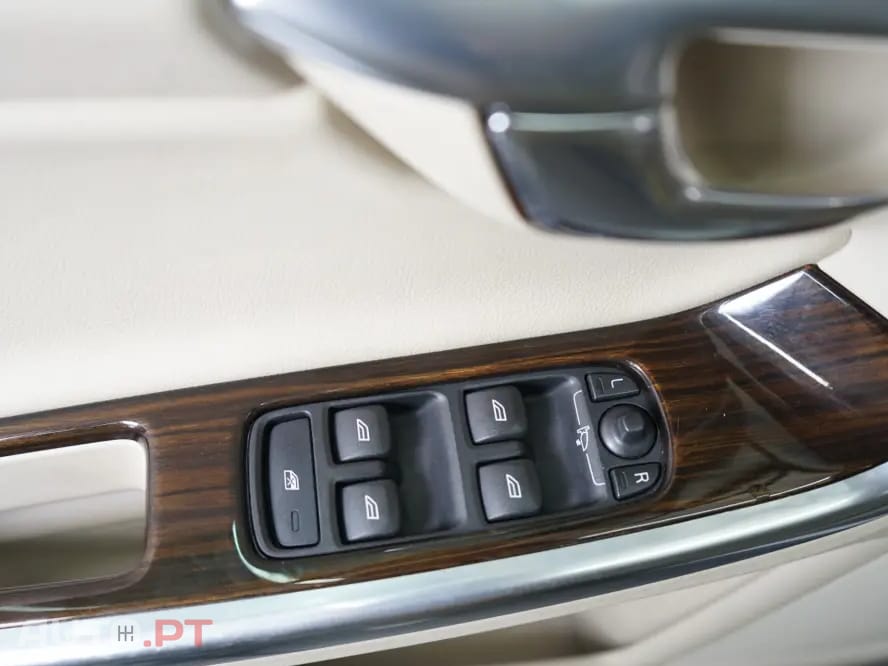 Volvo V60 2.4 D6 Summum AWD Phev