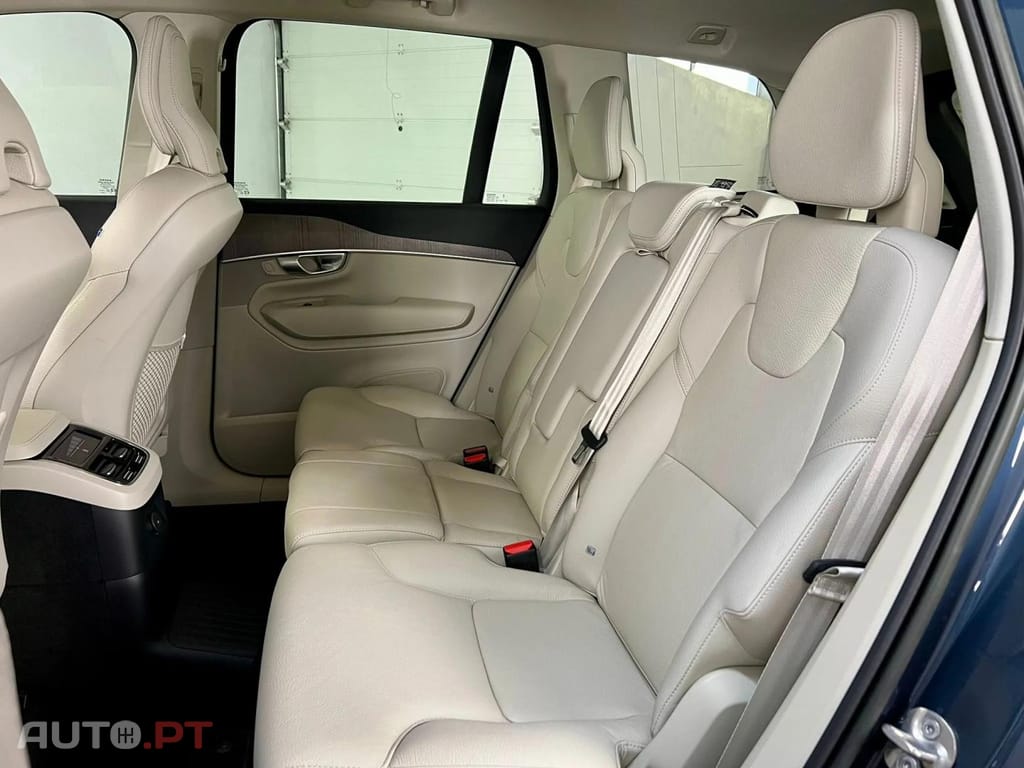 Volvo XC90 T8 455 PHEV AWD Core Auto
