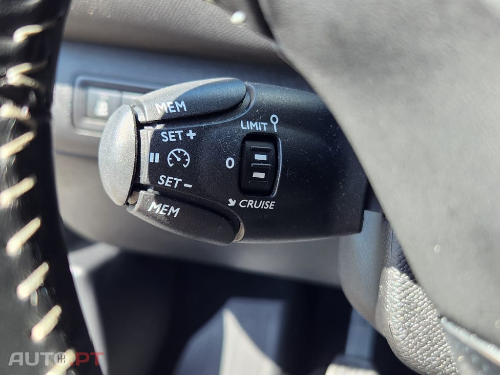 Peugeot 308 1.6 BlueHDi Style J17