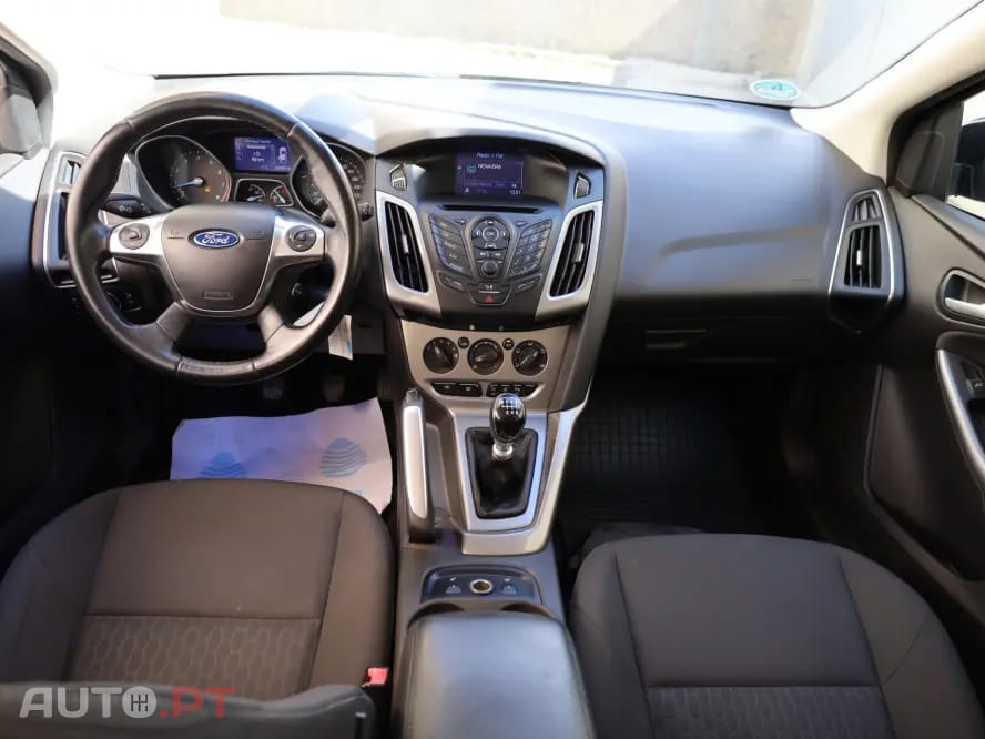 Ford Focus 1.0 EcoBoost S&S Champions Edition