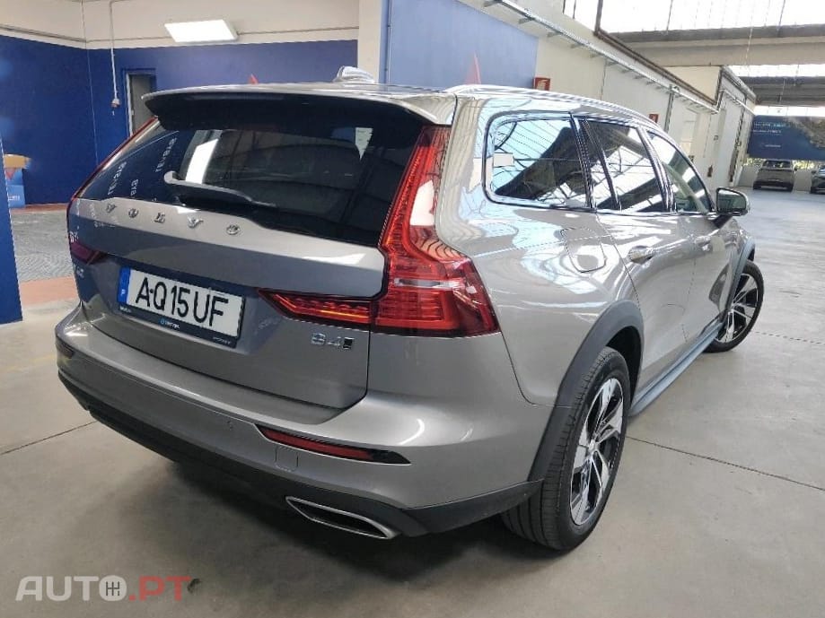 Volvo V60 Cross Country 2.0 B4 Geartronic