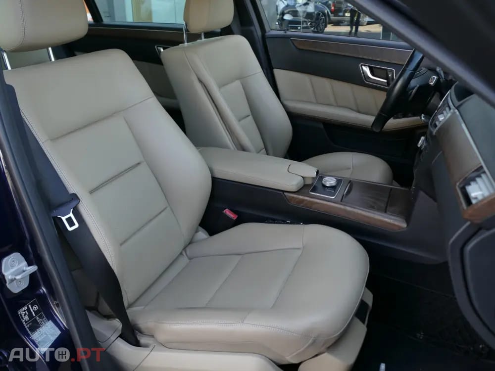 Mercedes-Benz E 220 CDi Avantgarde BE Auto.