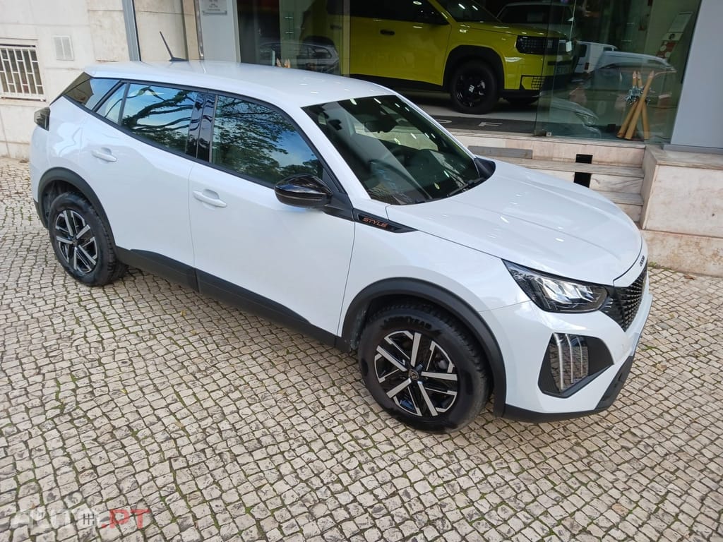 Peugeot 2008 1.2 PureTech Style