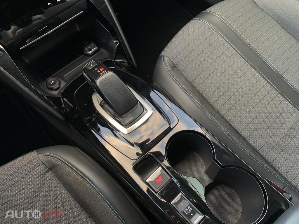 Peugeot E-208 50 kWh Allure Pack