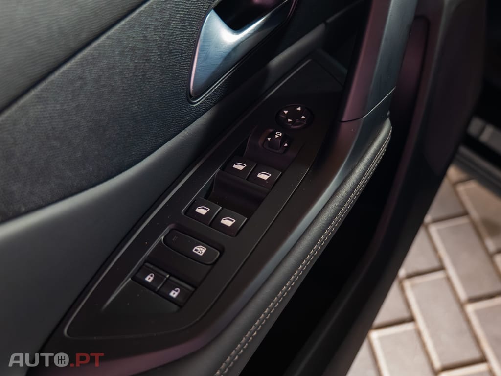 Peugeot 408 1.2 PureTech Allure EAT8