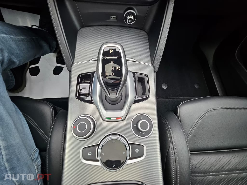 Alfa Romeo Stelvio 2.0 T Veloce Q4 AT8