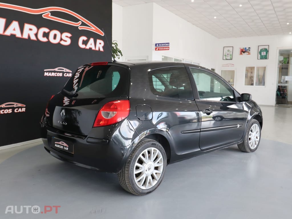 Renault Clio 1.5 dCi — fotografia 4