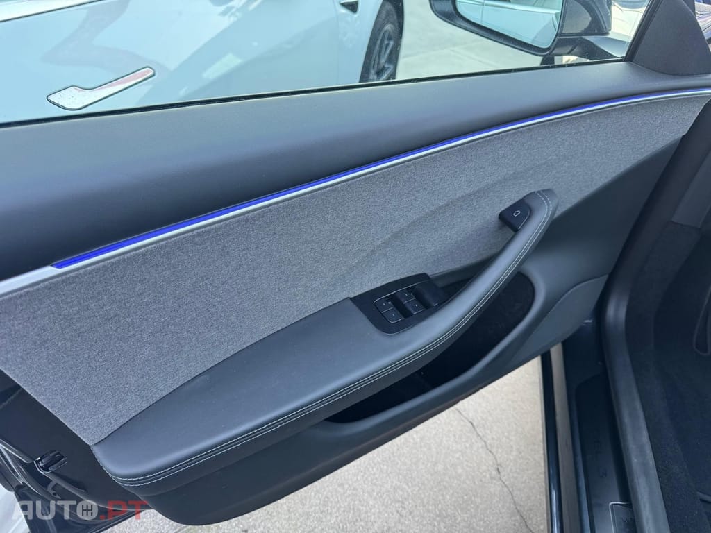 Tesla Model 3 Tração Traseira Premium