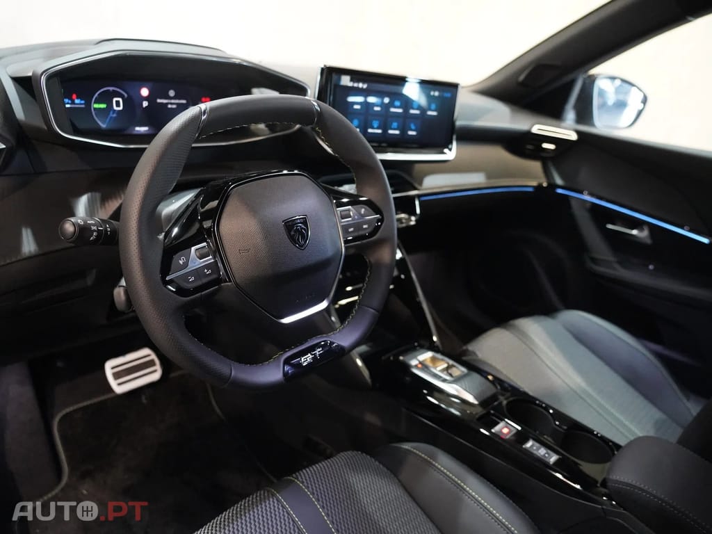 Peugeot E-2008 54 kWh GT