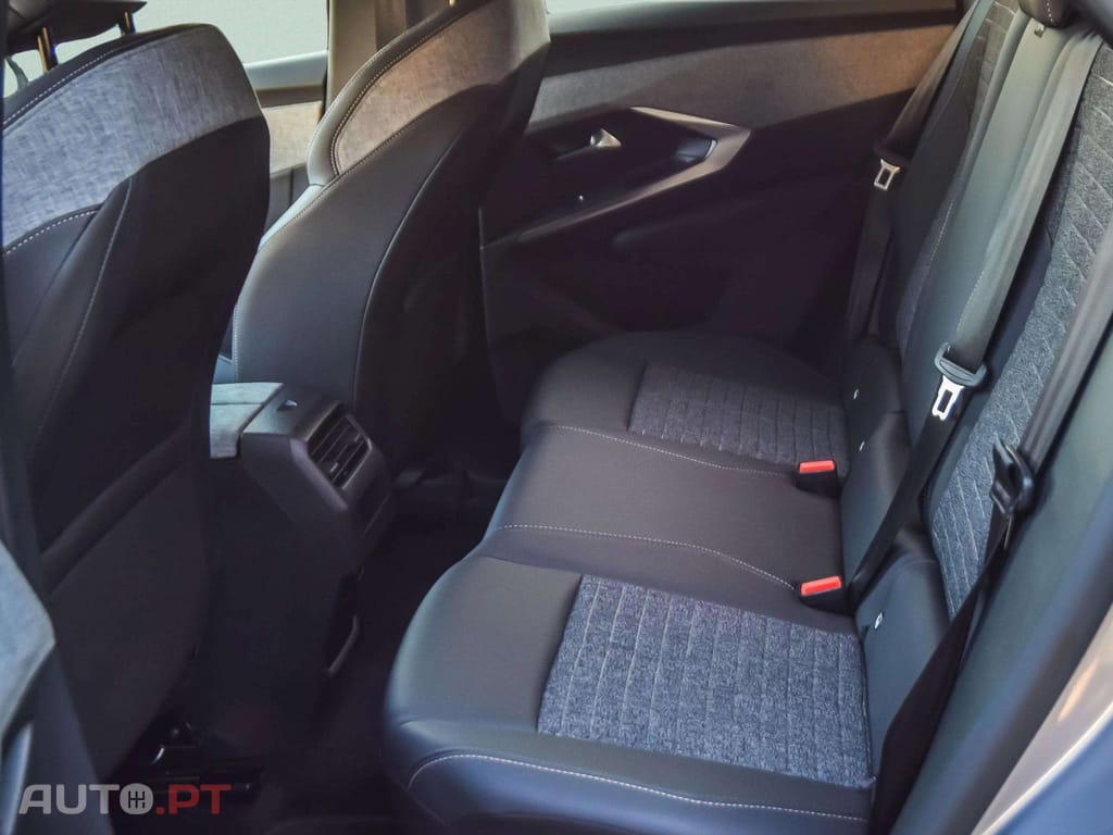 Peugeot 3008 1.2 Hybrid Allure e-DCS6