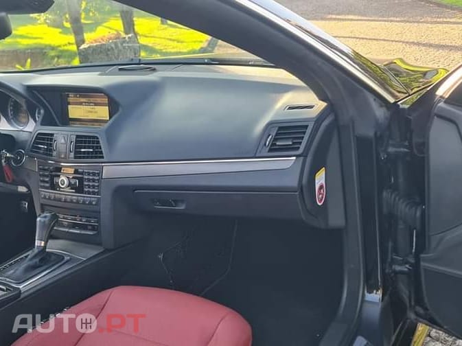Mercedes-Benz E 220 Outro