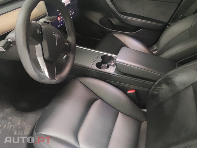 Tesla Model 3 Standard Range Plus RWD