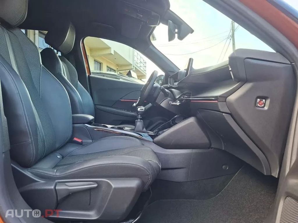 Peugeot 2008  Puretech 130 Stop Start Gt  Line Edition