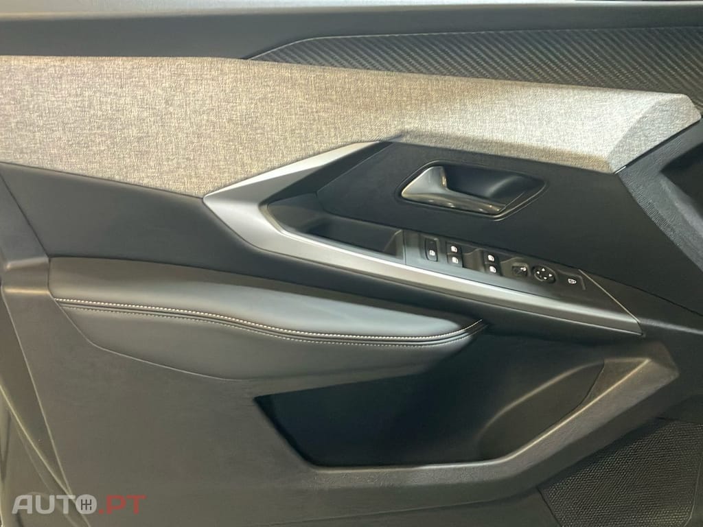 Peugeot 3008 1.2 Hybrid Allure e-DCS6
