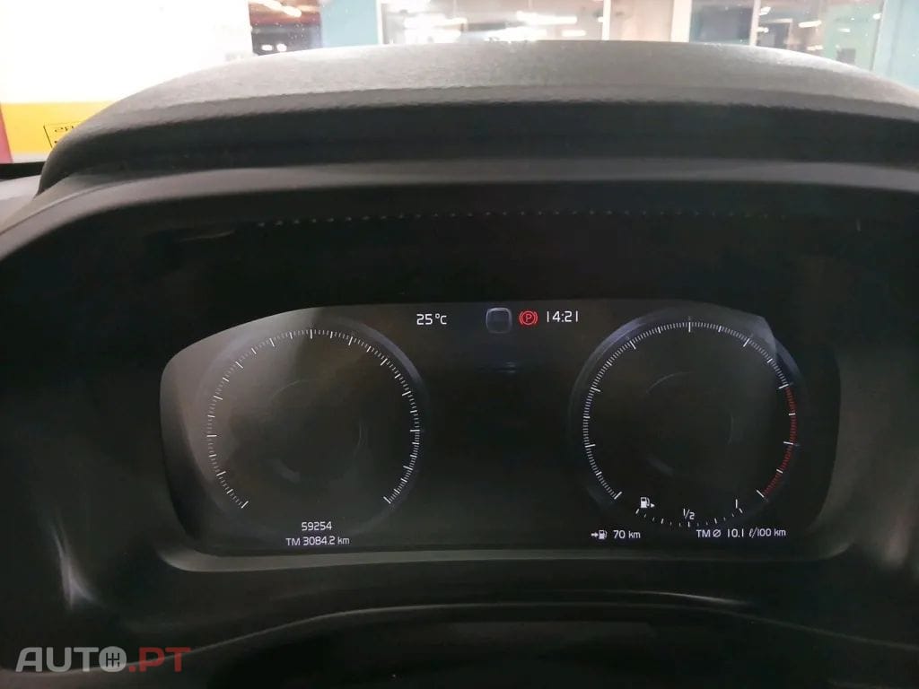 Volvo XC40 2.0 T4 R-Design