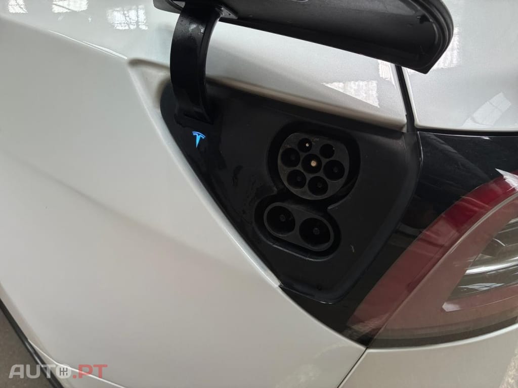 Tesla Model 3 Standard Range Plus RWD