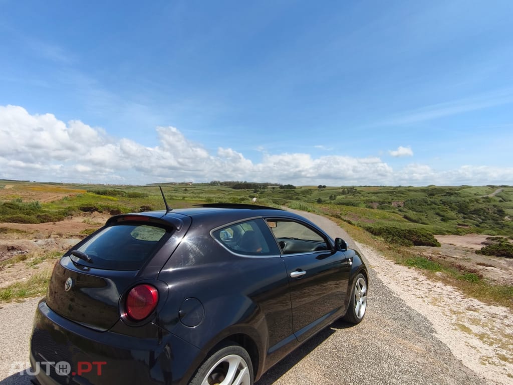 Alfa Romeo Mito Versão topo (Distinctive/Veloce) — Importado.