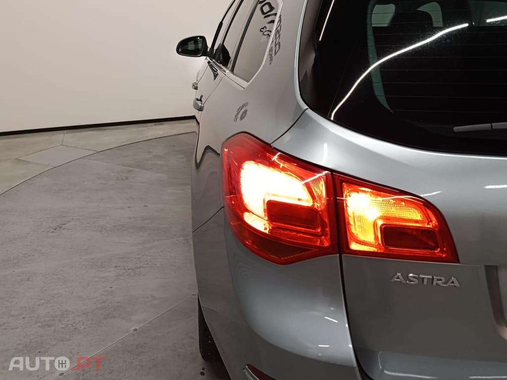 Opel Astra Caravan 1.6 CDTI EXECUTIVE